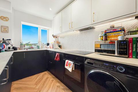 2 bedroom apartment for sale, Kingsway, Hove, BN3