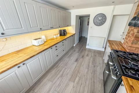 10 Chapel Road, Weldon, Corby, NN17 3HP