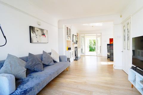 3 Barham Close, Chislehurst, BR7 6JA