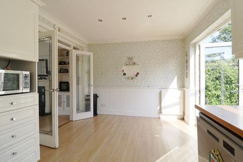 3 Barham Close, Chislehurst, BR7 6JA