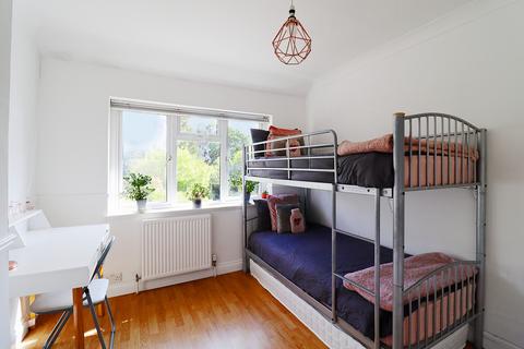 3 Barham Close, Chislehurst, BR7 6JA