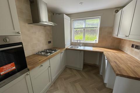 3 bedroom semi-detached house to rent, Holmley Lane, Dronfield, S18