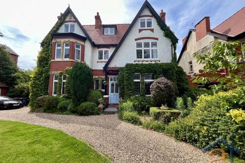 6 bedroom detached house for sale, Park Avenue, Southport, PR9 9EF