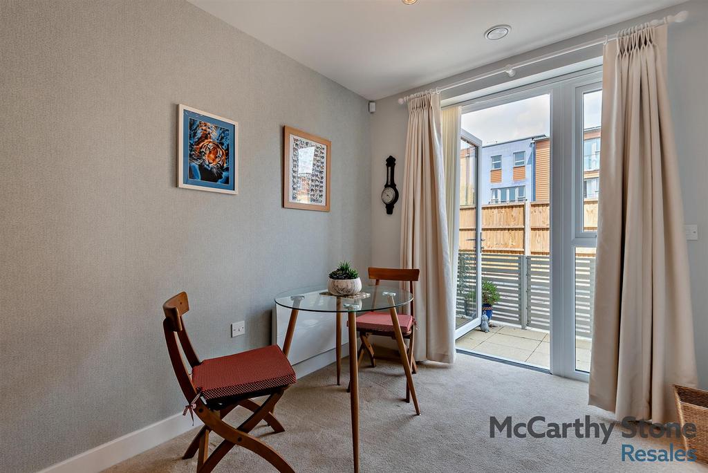 8651728-interior10-800.jpg