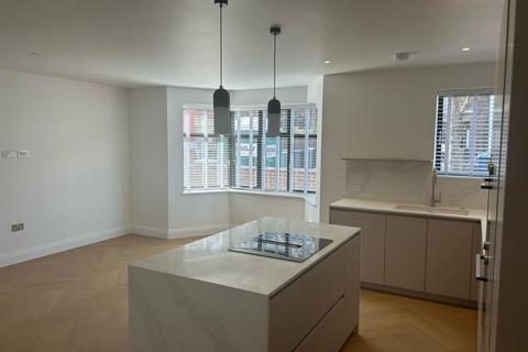 2 bedroom apartment to rent, Beechcroft Avenue, Golders Green, NW11