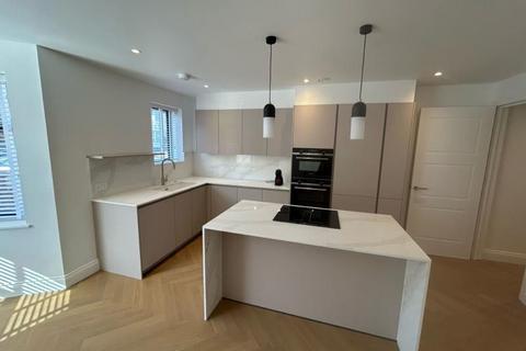 2 bedroom apartment to rent, Beechcroft Avenue, Golders Green, NW11
