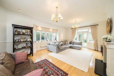 5 bedroom detached house to rent, Bathgate Road, Wimbledon