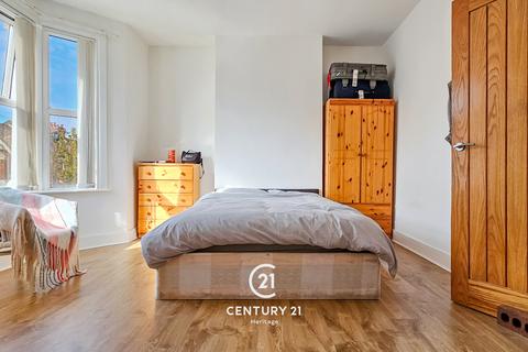 2 bedroom flat for sale, Keogh Road, Maryland, London