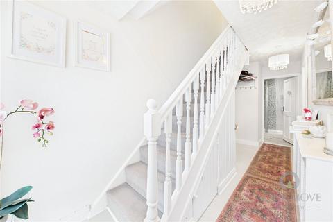 11 Barnfield Close, Northampton, NN2 8AW