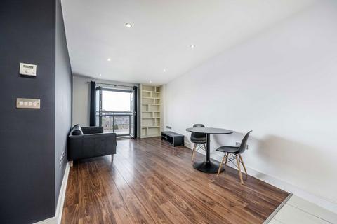 2 bedroom flat to rent, Plumbers Row, London E1