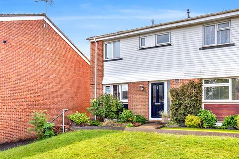 3 bedroom terraced house for sale, Barnwood Road, Guildford
