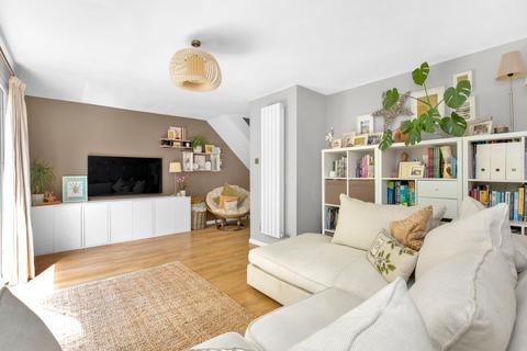 3 bedroom terraced house for sale, Barnwood Road, Guildford