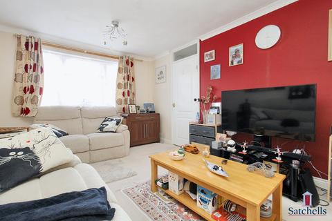 3 bedroom semi-detached house for sale, Romany Close, Letchworth Garden City, SG6