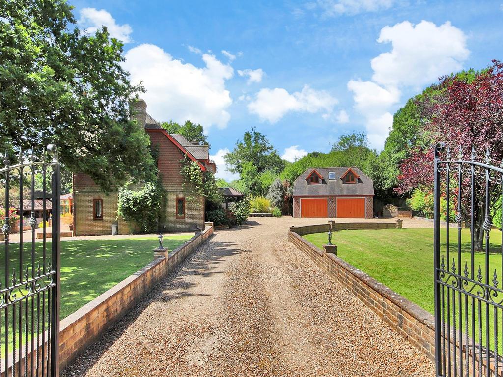 Entrance Driveway