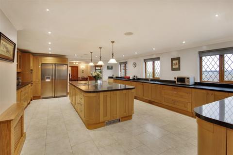 6 bedroom detached house for sale, Meres Lane, Uckfield TN21