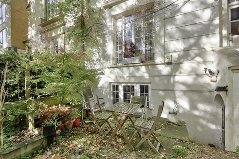 2 bedroom flat for sale, Coldharbour Lane, Brixton SW9