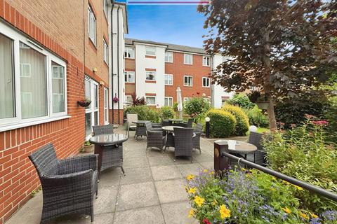 1 bedroom apartment for sale, Kennett Court, Swanley, Kent, BR8