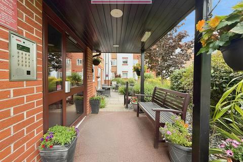 1 bedroom apartment for sale, Kennett Court, Swanley, Kent, BR8