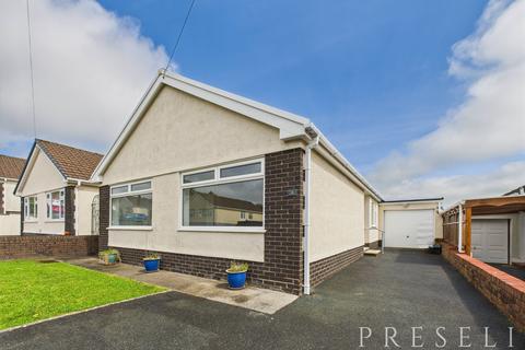 3 bedroom bungalow to rent, Brynteg, Pentremeurig