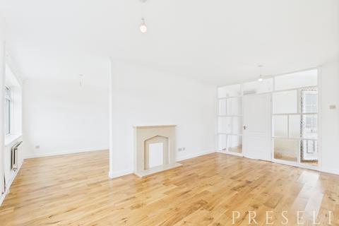 3 bedroom bungalow to rent, Brynteg, Pentremeurig