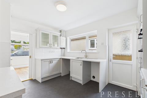 3 bedroom bungalow to rent, Brynteg, Pentremeurig