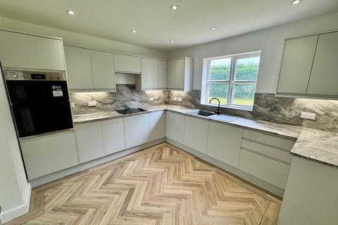 4 bedroom detached house for sale, The Gables Main Road Saltfleet Louth LN11 7SB