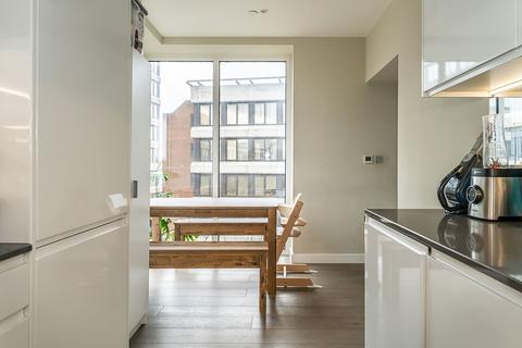 Flat 19, Broadway House, 3 High Street, Bromley, BR1 1AH