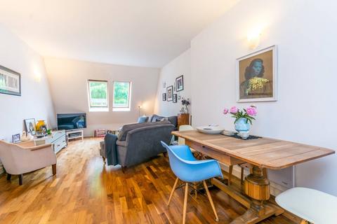 Piano Lane, Stoke Newington, London, N16