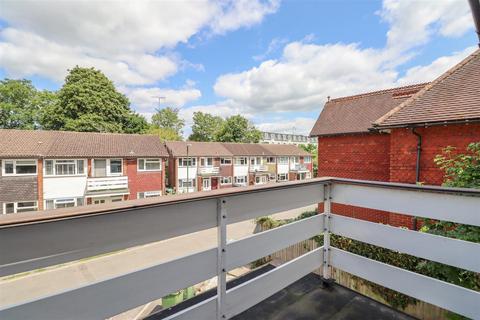 2 bedroom maisonette for sale, Worthing Road, Horsham