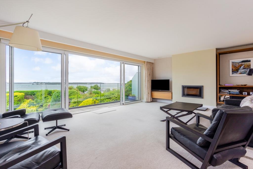 Lounge area with view