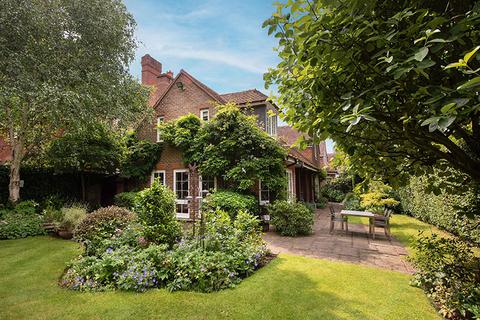 7 Inverforth Close, London, NW3 7EX
