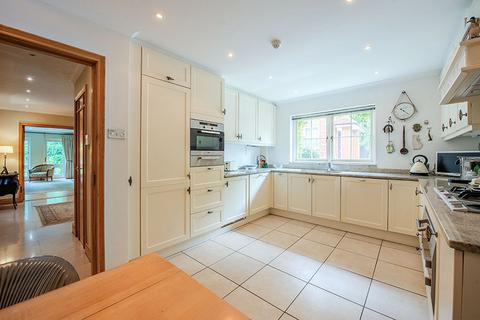 7 Inverforth Close, London, NW3 7EX