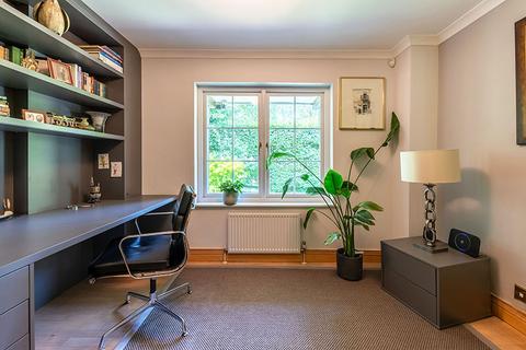7 Inverforth Close, London, NW3 7EX