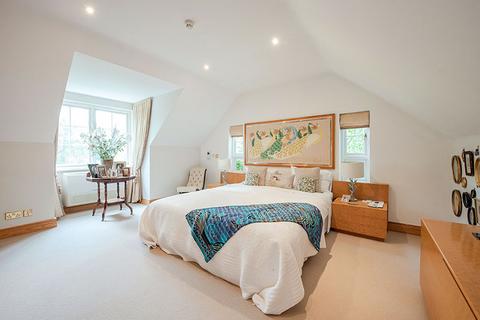 7 Inverforth Close, London, NW3 7EX