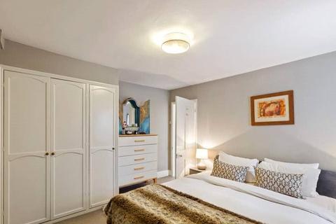 3 bedroom flat to rent, Cambridge Gardens, London, W10