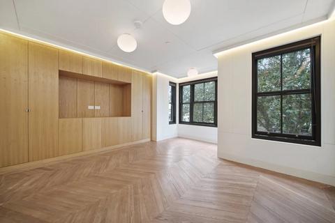 4 bedroom flat to rent, Belmont Street, London NW1