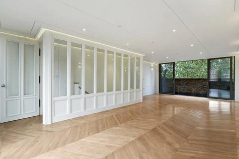 4 bedroom flat to rent, Belmont Street, London NW1