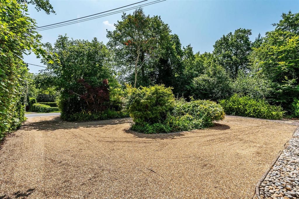 Five-Oaks-exteriors-1.jpg