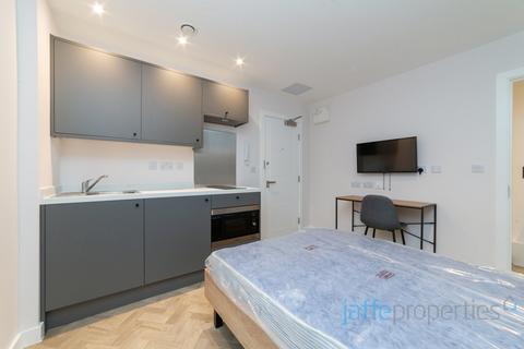 Studio to rent, Munden Street, London, W14