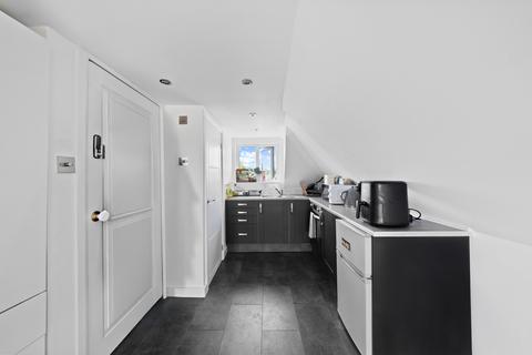 5 bedroom semi-detached house for sale, Grafton Road, Worcester Park KT4