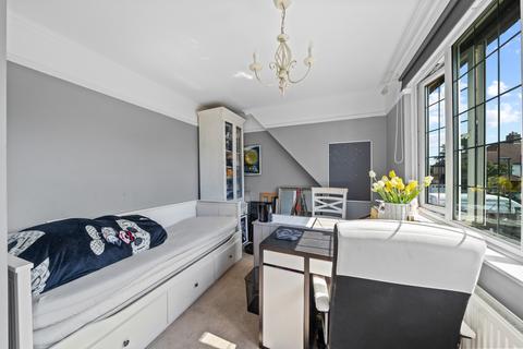 5 bedroom semi-detached house for sale, Grafton Road, Worcester Park KT4