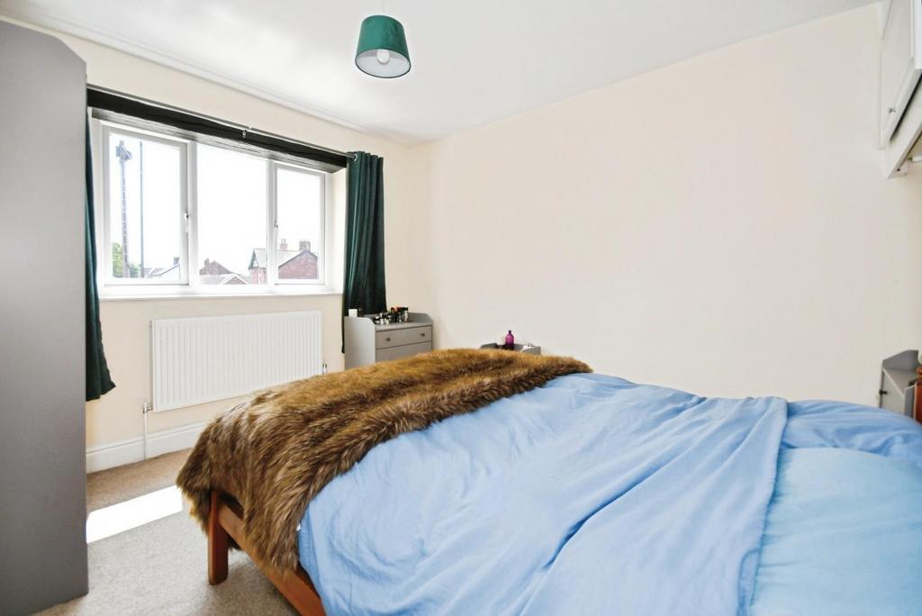 BEDROOM 1.jpg