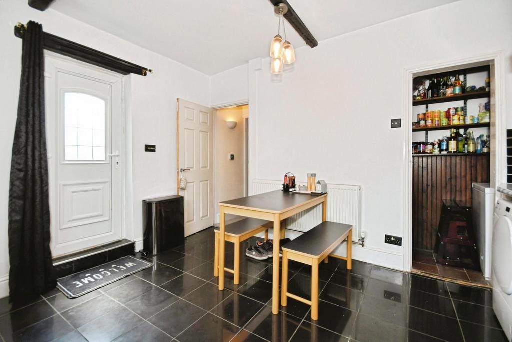 KITCHEN 02.jpg