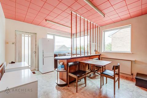 3 bedroom bungalow for sale, Barnfield Avenue, Crosspool, Sheffield