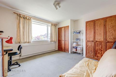 3 bedroom bungalow for sale, Barnfield Avenue, Crosspool, Sheffield