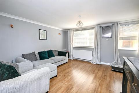 14 Hever Close, Eastbourne, BN23 7JR