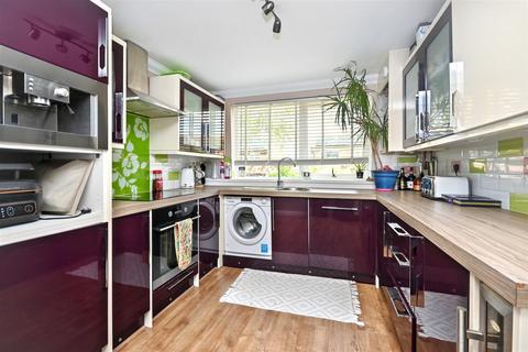 14 Hever Close, Eastbourne, BN23 7JR
