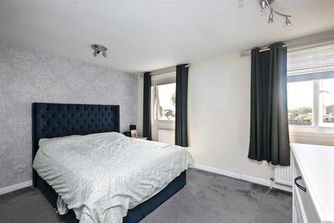 14 Hever Close, Eastbourne, BN23 7JR