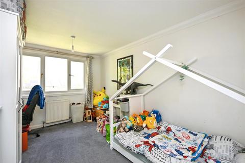 14 Hever Close, Eastbourne, BN23 7JR