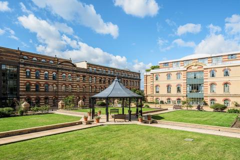 1 bedroom flat for sale, Oriel Drive, London SW13